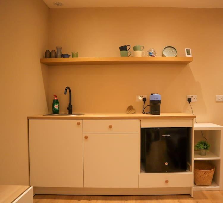 Modern Studio Apartment In Cashel Cashel  Exteriér fotografie